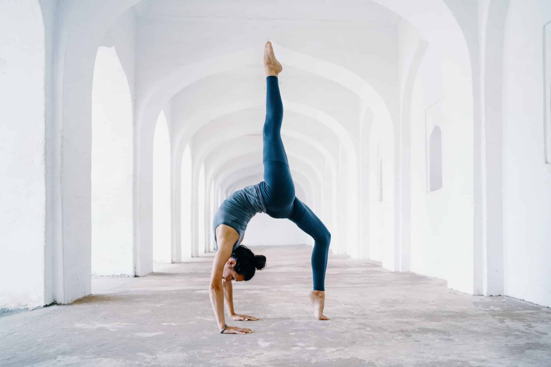 Ces postures de yoga à réaliser à la maison pour muscler ses fesses